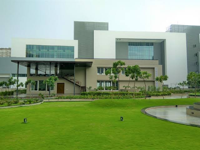 Magnet Corporate Park Ahmedabad: Location, Connectivity, Facilities, Nearby Areas
